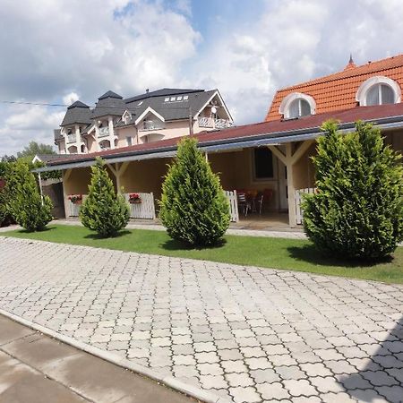 Apartmany Usmev Veľký Meder Exterior foto